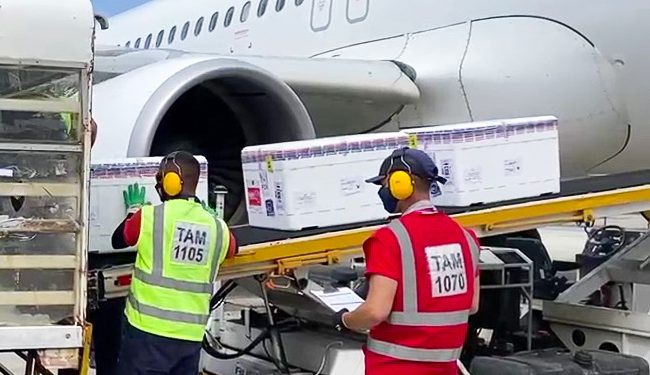 Ceará recebe mais 33,2 mil doses de CoronaVac