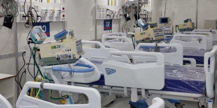 Sem dados do Amazonas nas últimas 24h, mortes por Covid-19 ficam acima de mil