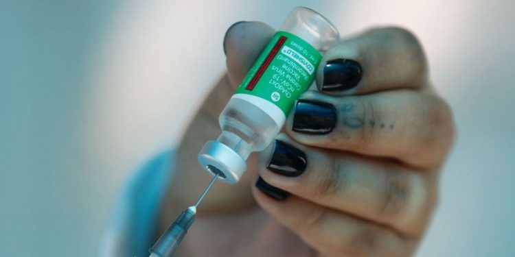 Anvisa recebe pedido de registro definitivo da vacina de Oxford