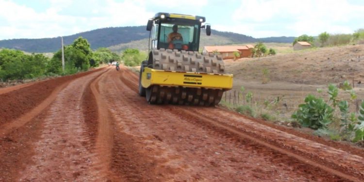 Iniciada obra de recuperação da CE-060, entre Várzea Alegre e Granjeiro
