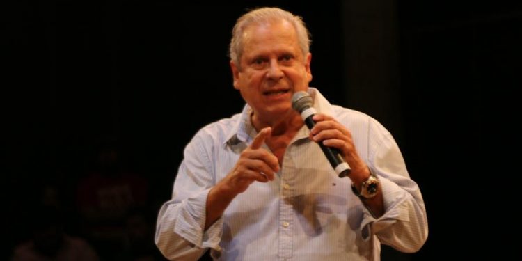 “Não podemos esperar até as eleições de 2022”, diz Dirceu sobre Bolsonaro