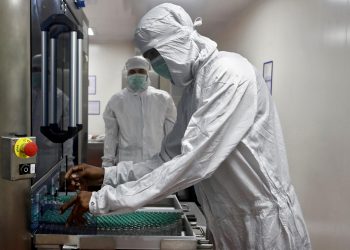 Índia inicia amanhã exportação de vacinas contra Covid-19 para 6 países; Brasil não consta da lista