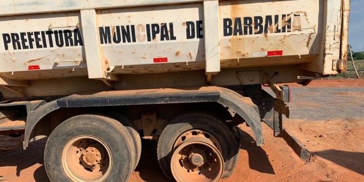Prefeitura de Barbalha recebeu máquinas sucateadas da gestão Argemiro Sampaio; veja fotos