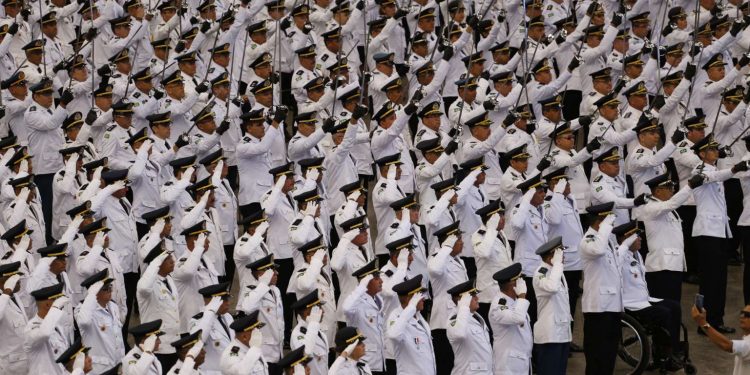 Camilo Santana anuncia promoção e ascensão funcional de profissionais de segurança pública