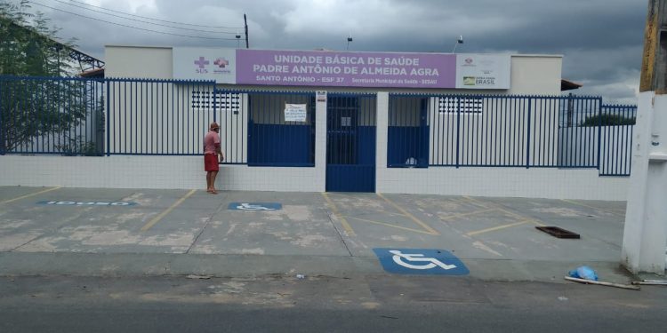 Por falta de pagamento, servidores de Juazeiro do Norte paralisam atividades parcialmente