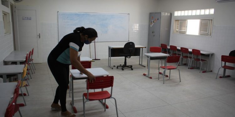 Escolas da rede pública se reestruturam para o início do ano letivo