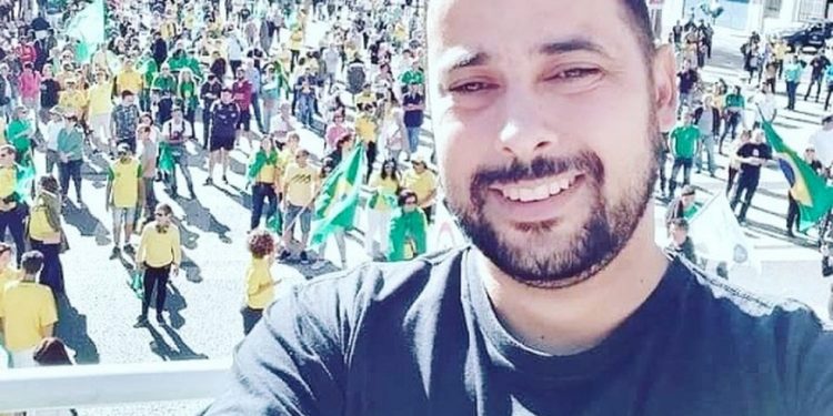 Pastor bolsonarista defensor da cloroquina e da ivermectina morre de Covid-19 aos 36 anos