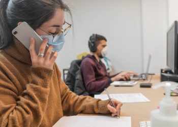 O setor de serviços foi responsável pela geração de mais de 7 mil empregos no CE (Foto: Shutterstock)