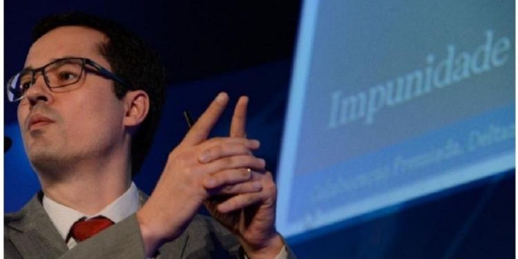 Diálogos entre procuradores levam defesa de Lula à Justiça na Suíça