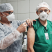 Profissionais da linha de frente do Hospital Regional do Cariri recebem segunda dose de vacina contra Covid-19