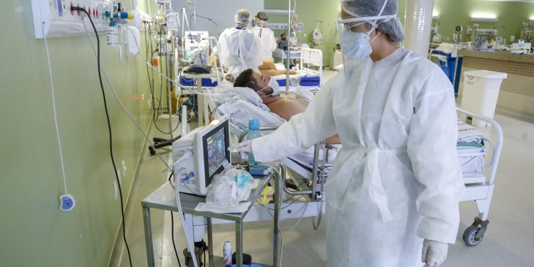 Governo do Ceará chegará em fevereiro a 703 leitos de UTI exclusivos para pacientes com Covid-19