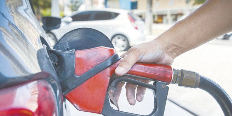 Petrobras anuncia novo aumento no preço do diesel e da gasolina nas refinarias