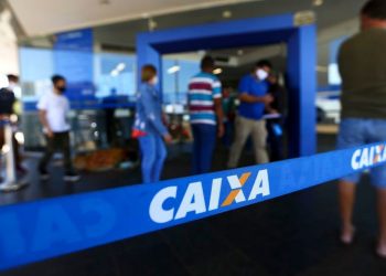 No caso de valores de até R$ 3 mil, é possível realizar o saque com Cartão Cidadão e senha no autoatendimento, lotéricas ou ainda em representantes Caixa Aqui (Foto: Marcelo Camargo/Agência Brasil)