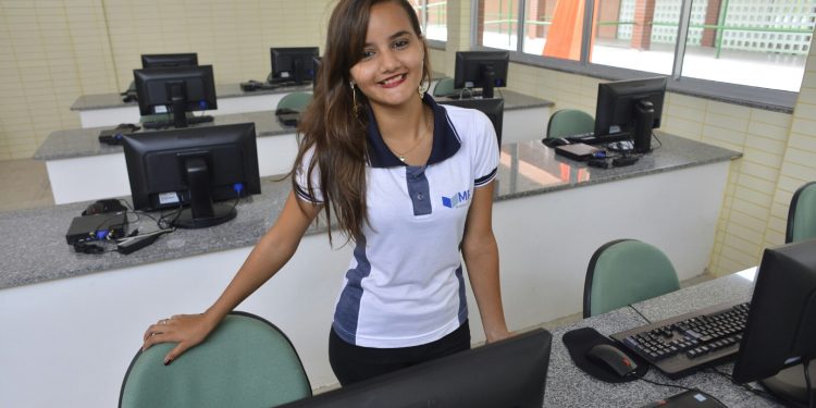 Ceará é o estado com menor distorção idade-série do Norte e Nordeste e 4º do Brasil