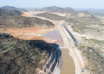 O acidente ocorreu na tarde desta segunda-feira (8) (Foto: Nilton Alves)
