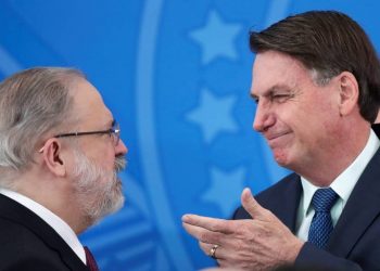 O procurador-geral da República, Augusto Aras, e o presidente Jair Bolsonaro (Foto: Ueslei Marcelino/Reuters)