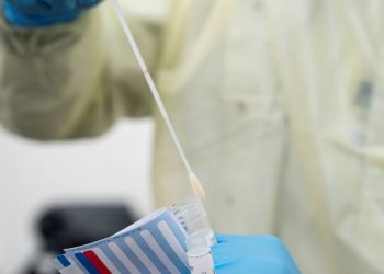 Covid-19: Ceará mantém tendência de alta de casos e óbitos pela doença