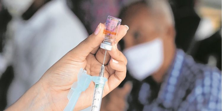 Idosos de Crato e Juazeiro do Norte têm problemas para agendar vacinação contra Covid-19