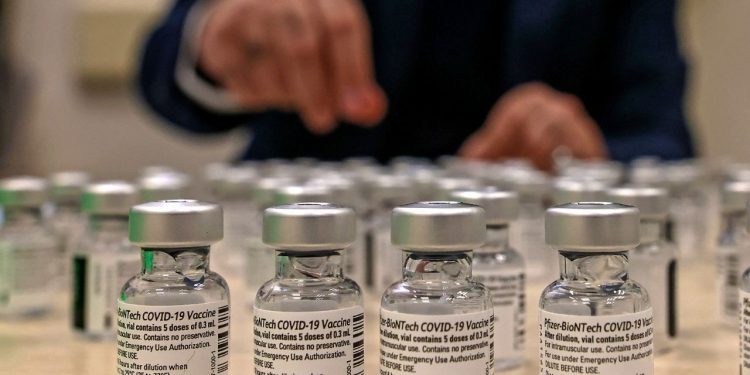 Pfizer pede à Anvisa registro definitivo de vacina contra a Covid-19