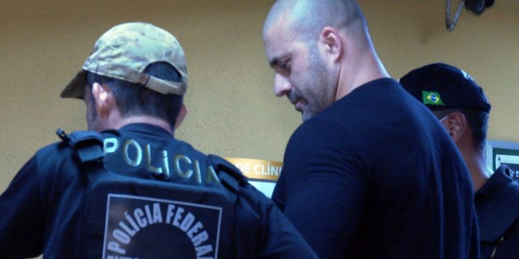STF deve relaxar prisão de Daniel Silveira e determinar uso de tornozeleira