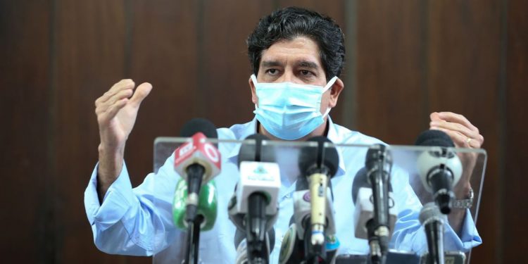 Casos de Covid no Ceará aumentam quase 30% a cada semana, diz secretário da Saúde