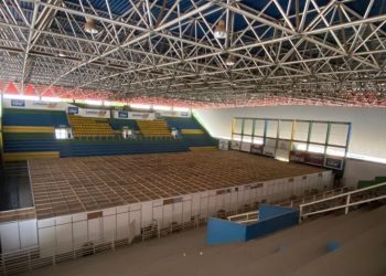 O hospital de Juazeiro do Norte funcionava no Ginásio Poliesportivo. A estrutura estava desativada desde dezembro passado (Foto: Lorena Tavares)