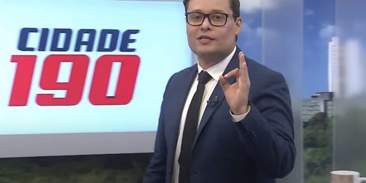 Apresentador da TV Cidade leva bronca ao vivo por comentário racista e homofóbico