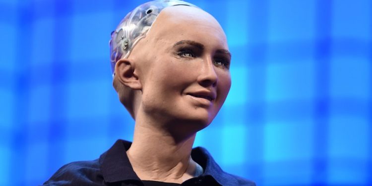 Robô que promete destruir os humanos será produzido em massa