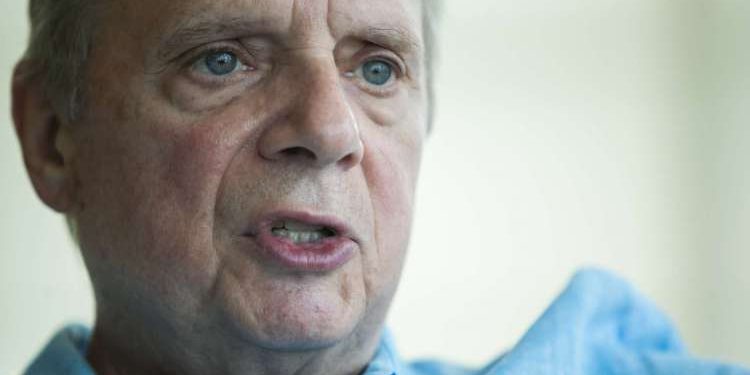 Tasso cobra urgência para CPI da Covid após Bolsonaro provocar aglomeração no Ceará