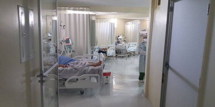 Número de leitos de UTI para Covid-19 no Ceará já é 20% maior que o máximo de ativados na 1ª onda