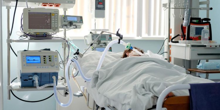 Falta de medicamentos de intubação pode afetar ‘todos os hospitais do Ceará’, alertam distribuidoras