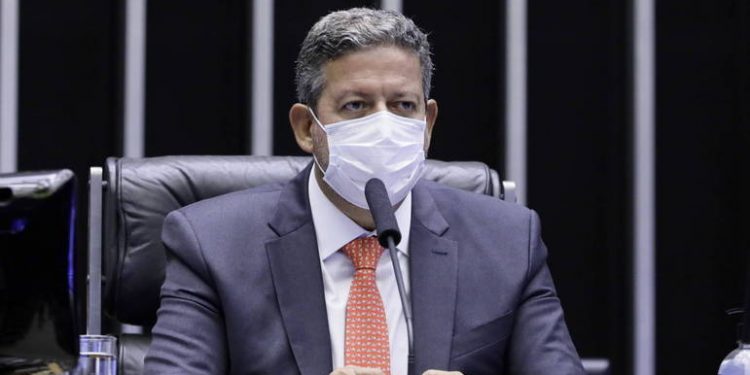 Lira diz que novo auxílio emergencial deverá ser pago até junho e define valor