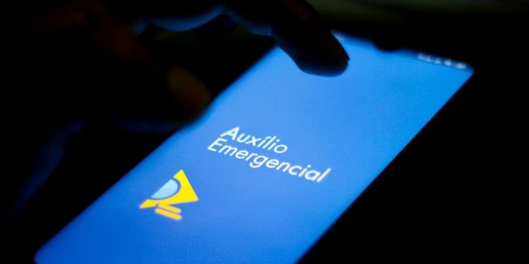 Governo anuncia início de pagamento de novo auxílio; saiba valores