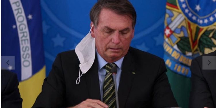OAB pede ao STF que obrigue Bolsonaro a fazer vacinação em massa