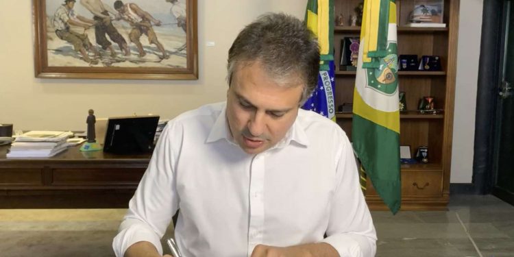 Quatro leis de enfrentamento à pandemia são sancionadas por Camilo Santana