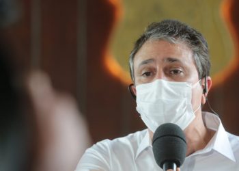 Governador falou sobre a situação da pandemia de Covid-19 e os motivos que levaram a decretar o lockdown em Fortaleza (Foto: Fabiane de Paula)