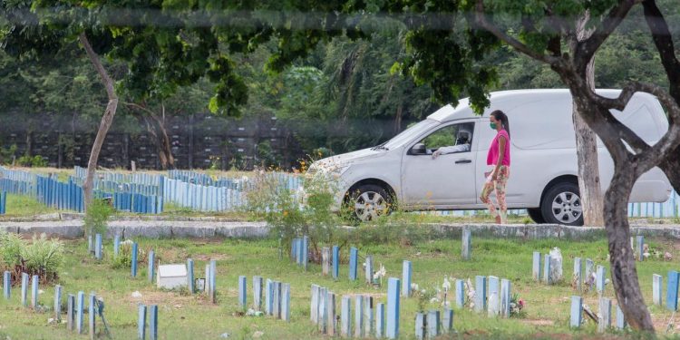 Em fevereiro, a cada 55 minutos uma pessoa morreu de Covid no Ceará