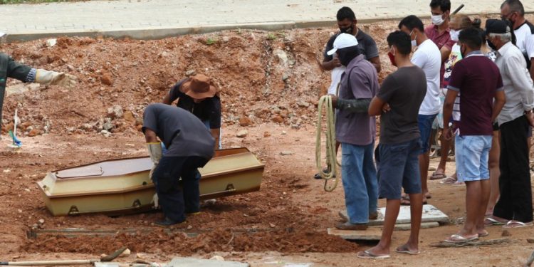 Ceará atinge 12 mil mortes por Covid-19