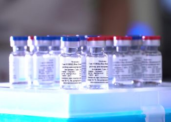 De acordo com dados divulgados pelo governo russo, eficácia da Sputnik V é de 97,6% contra a Covid-19 (Foto: Reprodução/TV Globo)