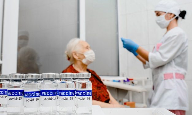 Veja passo a passo para grupos prioritários realizarem cadastro de vacinação contra Covid-19 no Ceará