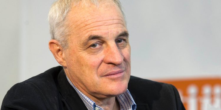 Didier Pittet: "Jair Bolsonaro infelizmente se fez de esperto com a doença e influenciou mau comportamento, assim como Donald Trump nos EUA" (Foto: Jean-Marc ZAORSKI/Gamma-Rapho via Getty Images)