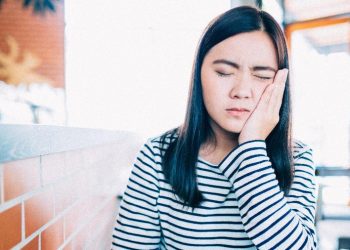 Dor de dente: veja remédios caseiros e o que ingerir para aliviar (Foto: Getty Images)