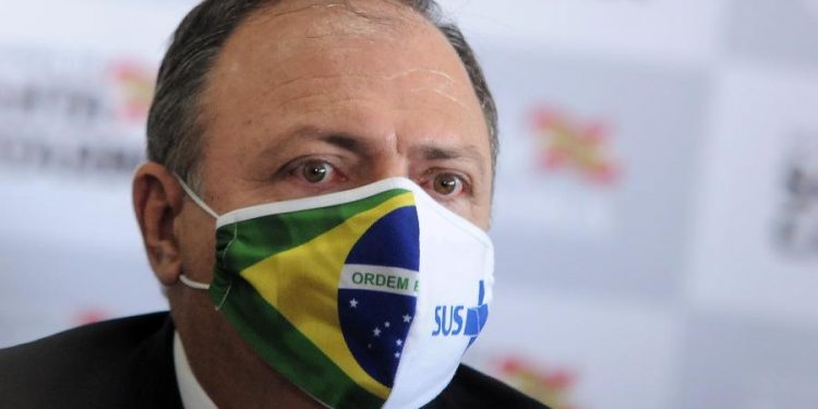 Pazuello alega problemas de saúde e pede para deixar Ministério da Saúde, diz jornal