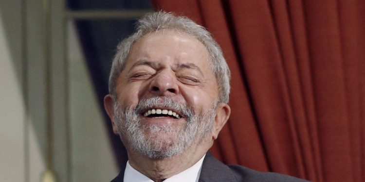 Lula livre: Ex-presidente tem condenações anuladas por Fachin e é liberado para disputar eleição