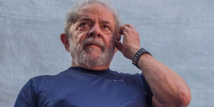 Bolsonaro vai perder as eleições para alguém progressista, diz Lula