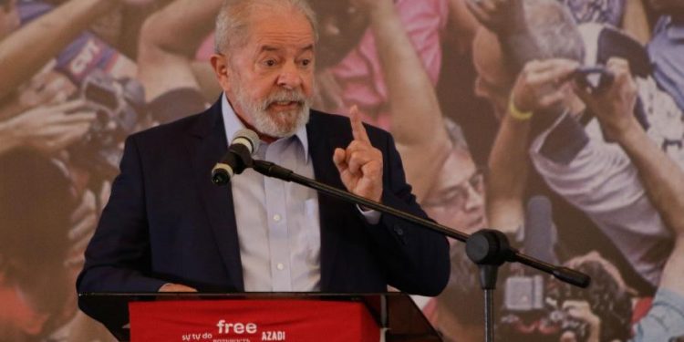 Lula chama Bolsonaro de genocida e diz que combater Covid é ‘3ª Guerra’