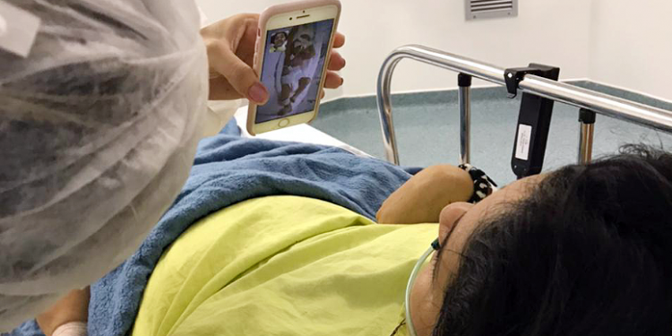 Mãe que teve Covid-19 conhece filho por videochamada: ‘Ele reconheceu minha voz quando cantei’