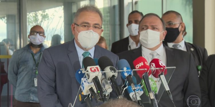 ‘Às escondidas’: Bolsonaro dá posse a Marcelo Queiroga como ministro da Saúde em cerimônia secreta