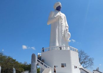Em Juazeiro do Norte, o prefeito Glêdson Bezerra revogou decreto municipal que, segundo ele, "perder a razão de existir" com o lockdown (Foto: Toni Sousa)