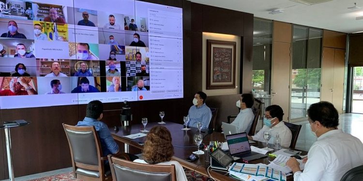 Prefeitos do Cariri cobram leitos de UTI, kit intubação e abastecimento de oxigênio a Camilo Santana